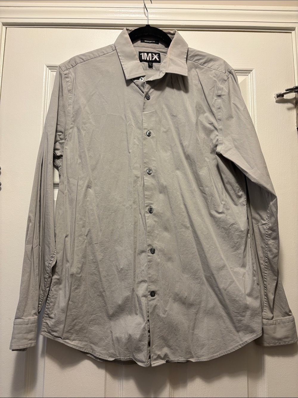 Men’s Light Gray Button-Up Dress Shirt